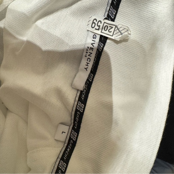 Givenchy upside down logo polo size L - Picture 7 of 7
